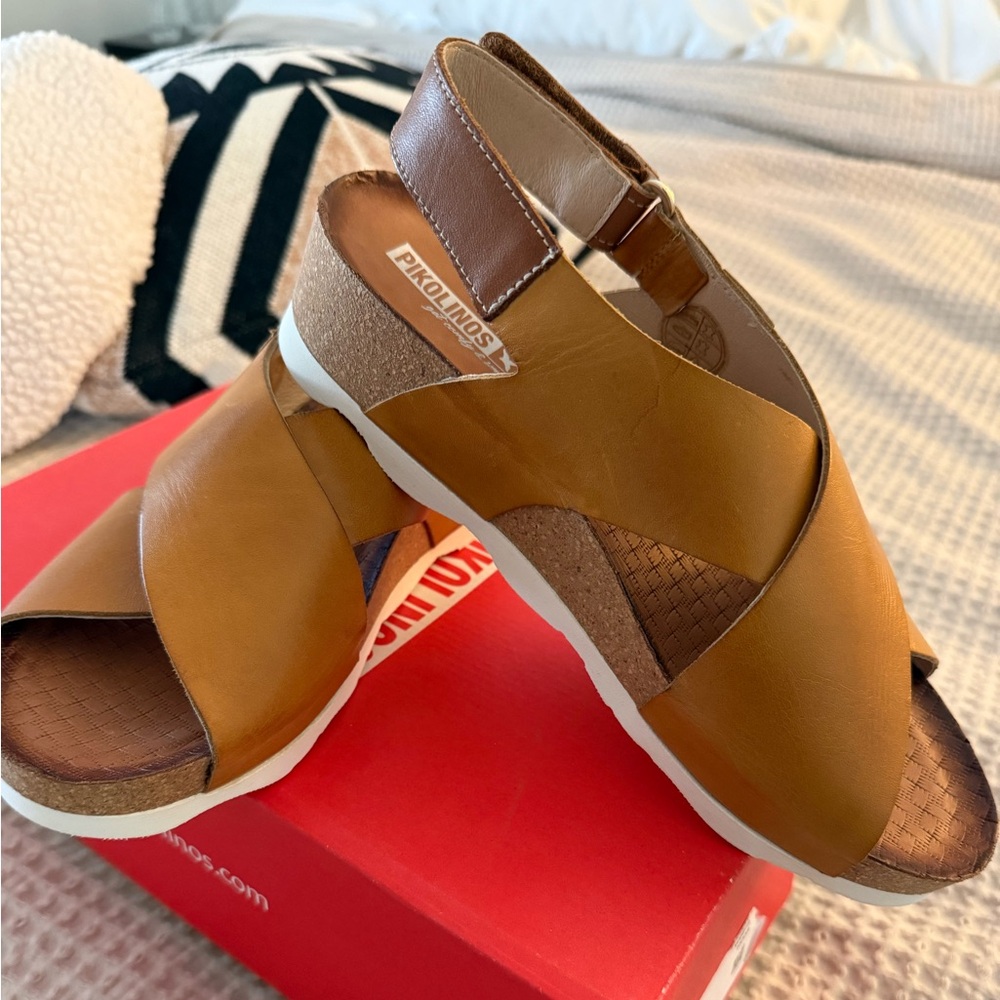NEW Pikolinos Mahon Wedge in Honey